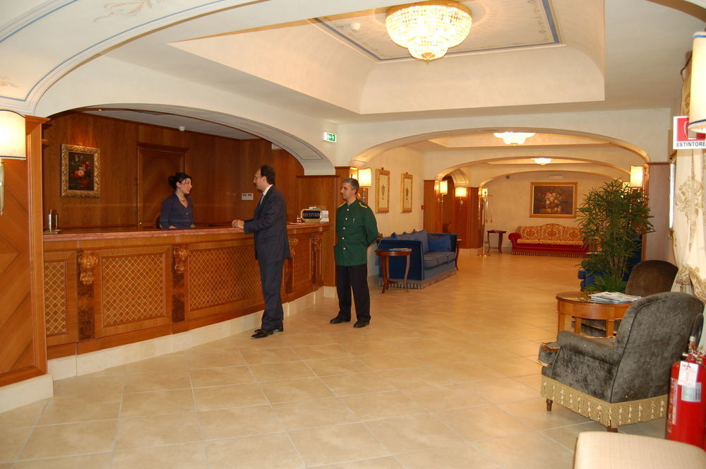 Grand Hotel Helio Cabala 마리노 외부 사진