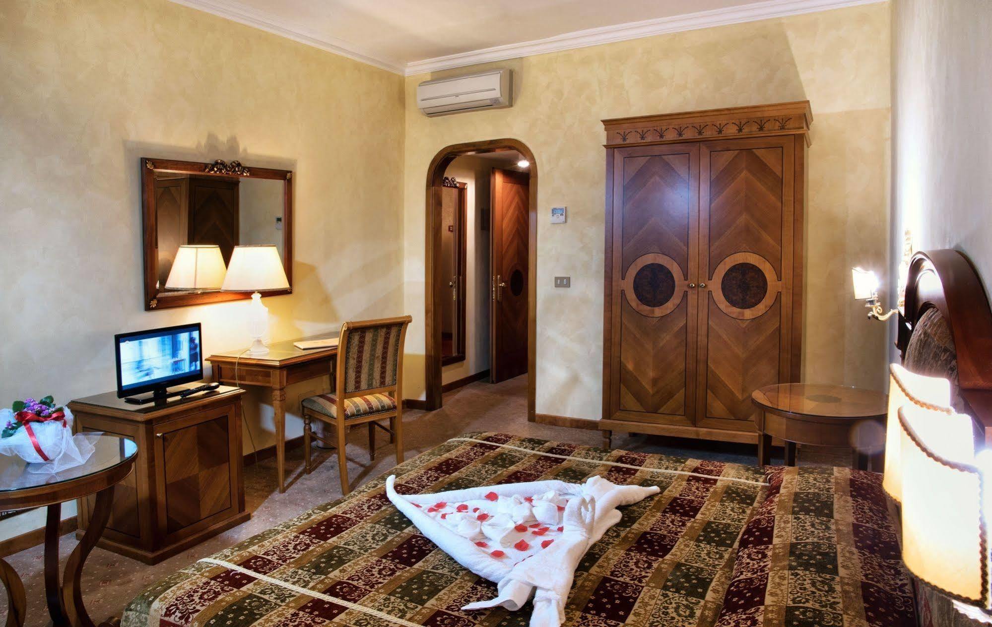 Grand Hotel Helio Cabala 마리노 외부 사진