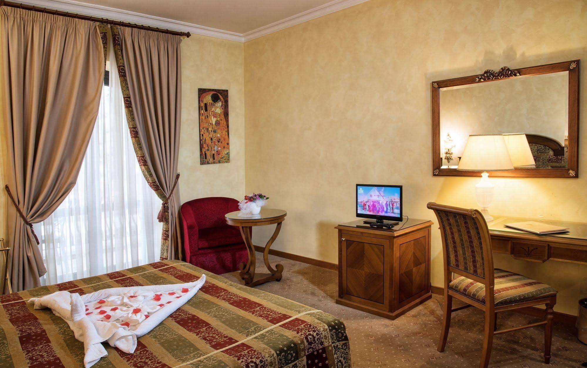 Grand Hotel Helio Cabala 마리노 외부 사진